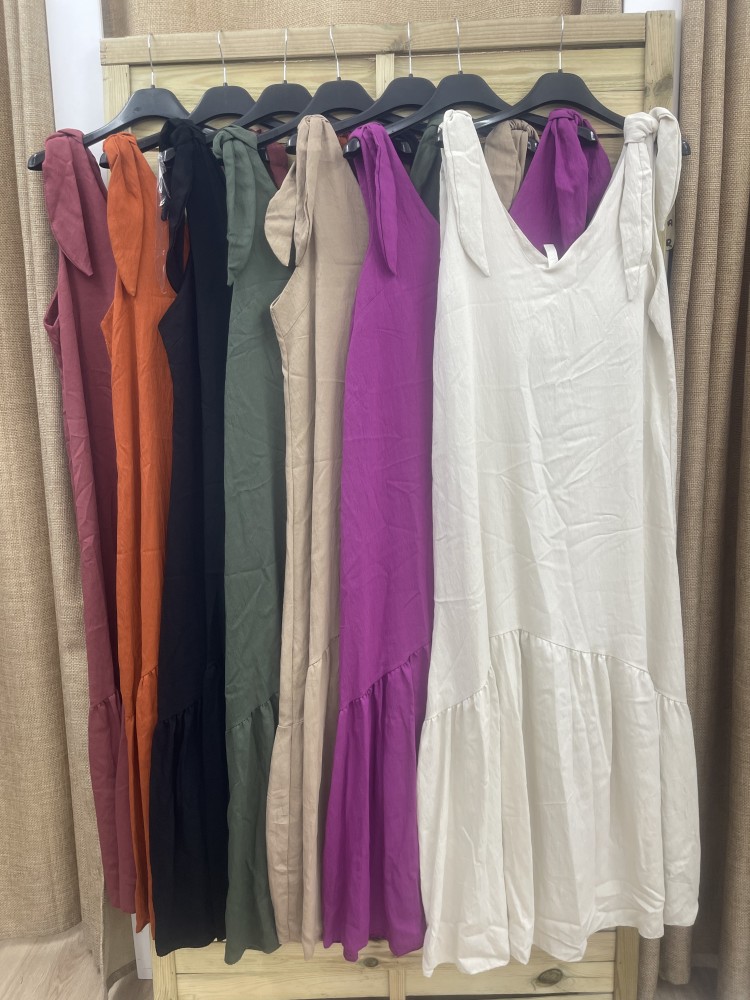 Vestido largo liso con nudo en sisa