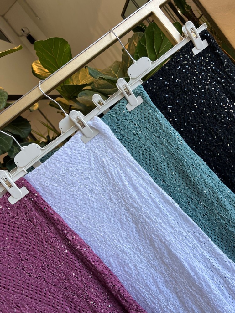 Falda midi encaje con brillo