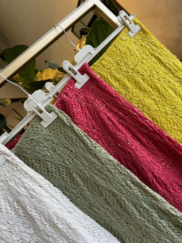 Falda midi encaje con brillo