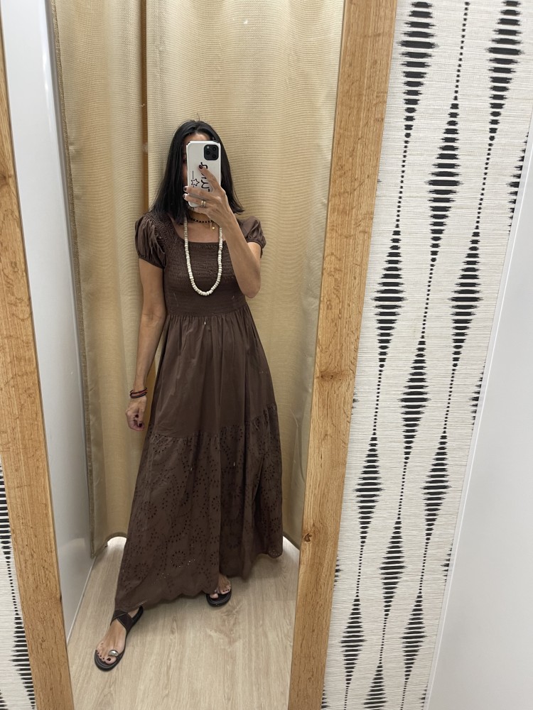 Vestido largo bajo brocado