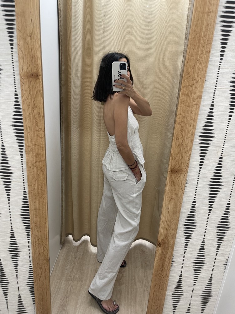 Top lino cogido al cuello con botones Ariel