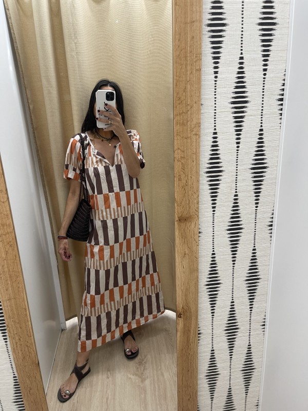 Vestido largo líneas desiguales de manga corta 2