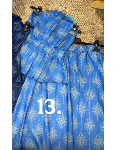 Conjunto estampado con top palabra drapeado