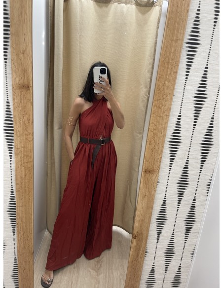 Mono cruzado con esplada descubierta y cinturon