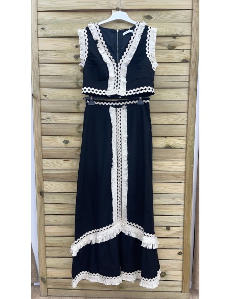 Conjunto de top y falda con vivos de flequitos y sandunga