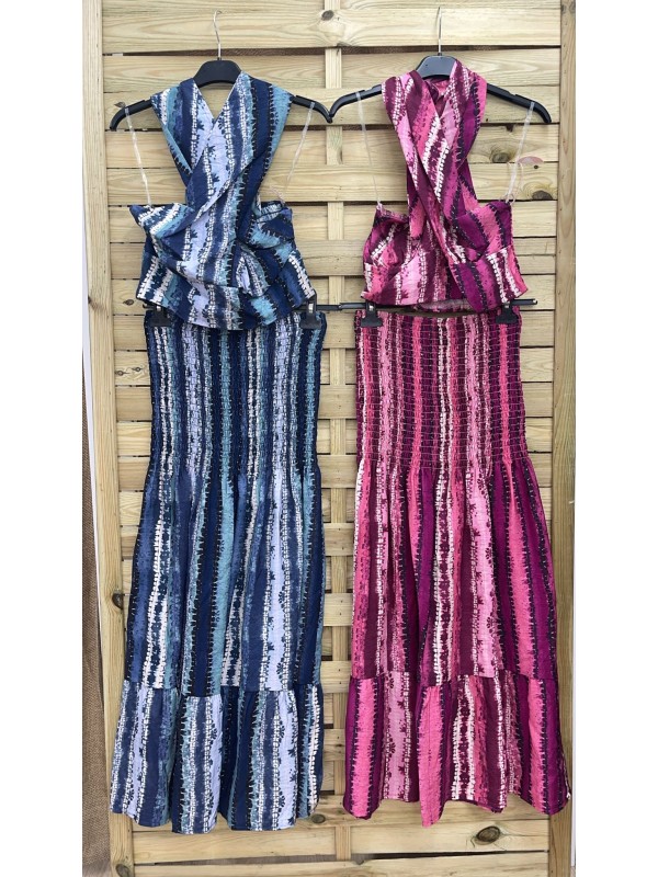 Conjunto rayas de top cruzado y falda larga cintura fruncida