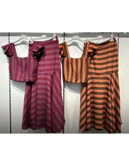 Conjunto rayas bicolor de top y falda corte
