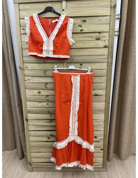 Conjunto de top y falda con vivos de flequitos y sandunga