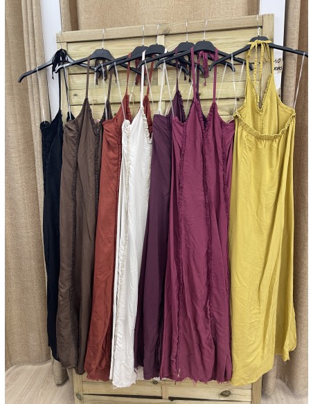 Vestido lineas  verticales desflecadas cogido al cuello