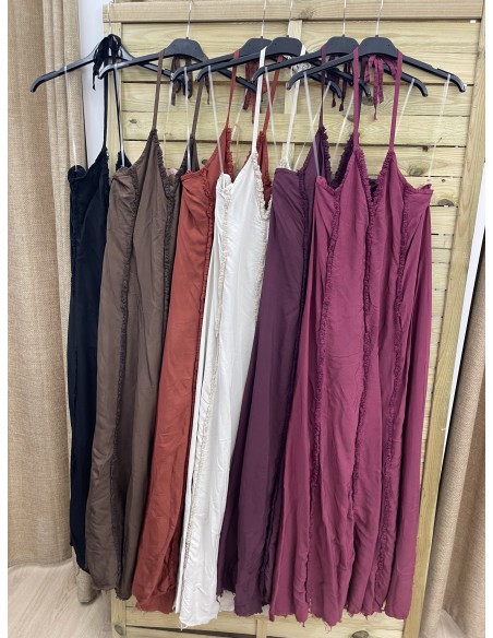 Vestido lineas  verticales desflecadas cogido al cuello