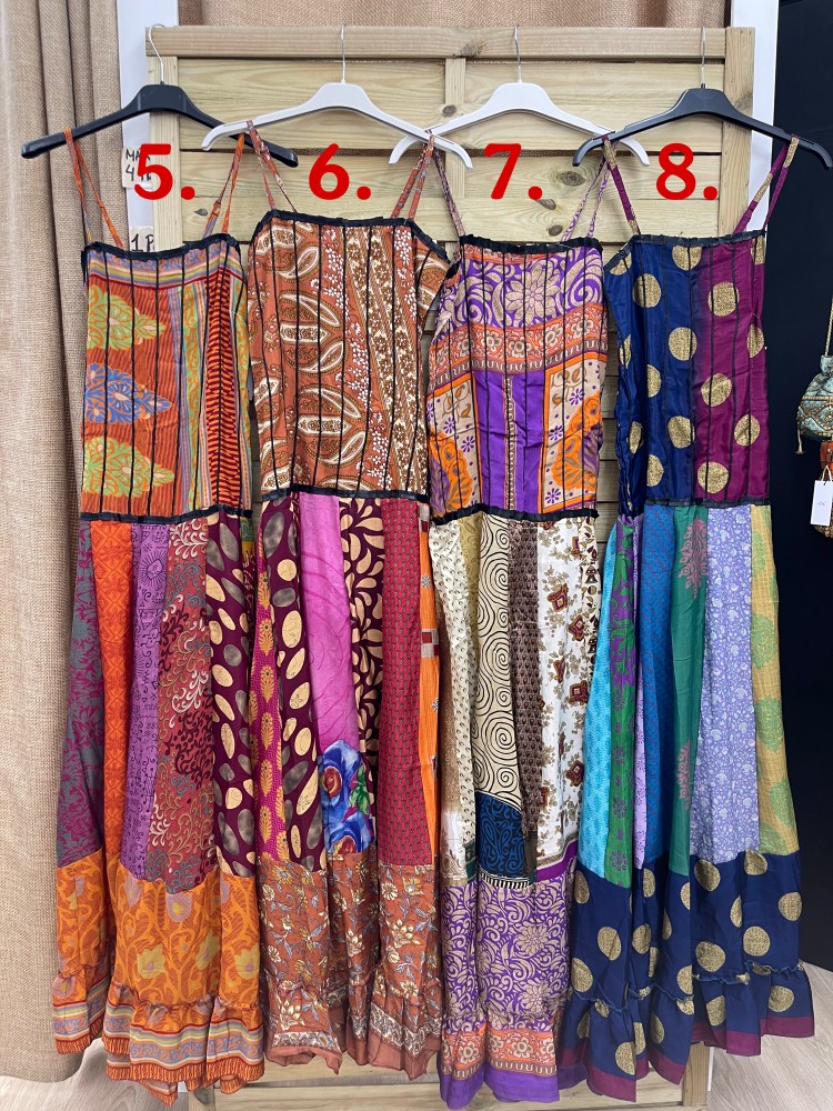 Vestido indio de tirantes con corte en cadera