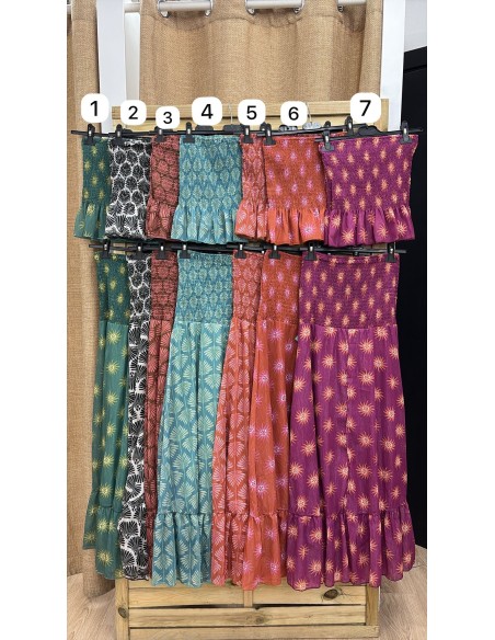 Conjunto de top palabra fruncido y falda larga con brillito