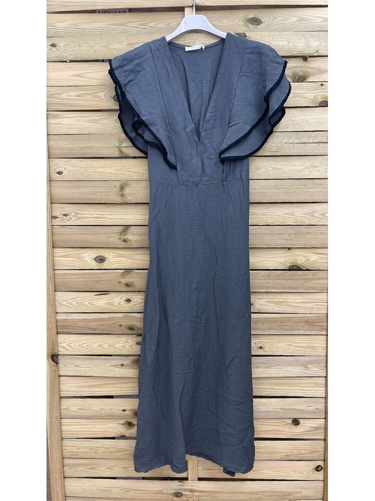 Vestido liso con doble vivo en hombros y corte en cintura