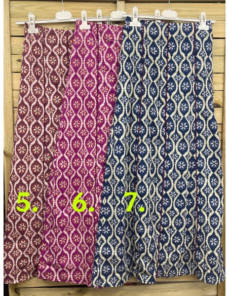 Falda midi estampada evasé con rayas berenjenas