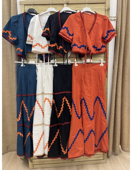 Conjunto de top cruzado y falda larga con sandunga de color
