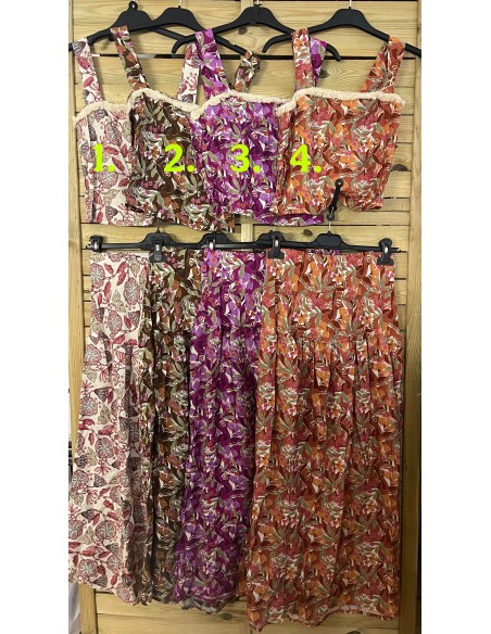 Conjunto estampado de top flequitos  y falda corte en cadera