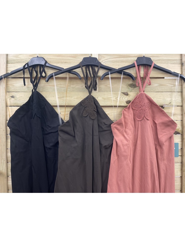 Vestido largo halter con flor de crochet