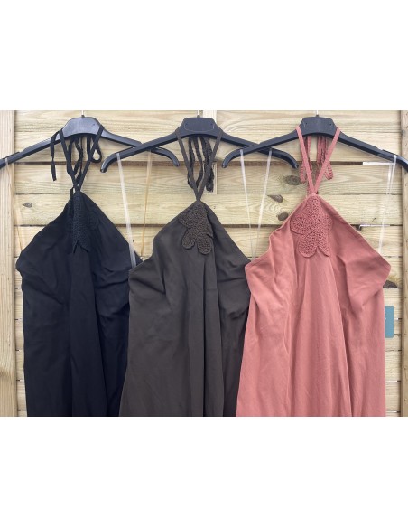 Vestido largo halter con flor de crochet