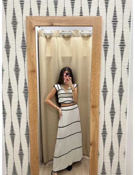 Conjunto de top y falda líneas lisas finas