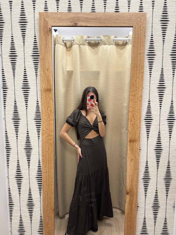 Vestido largo con nudo delantero y abertura