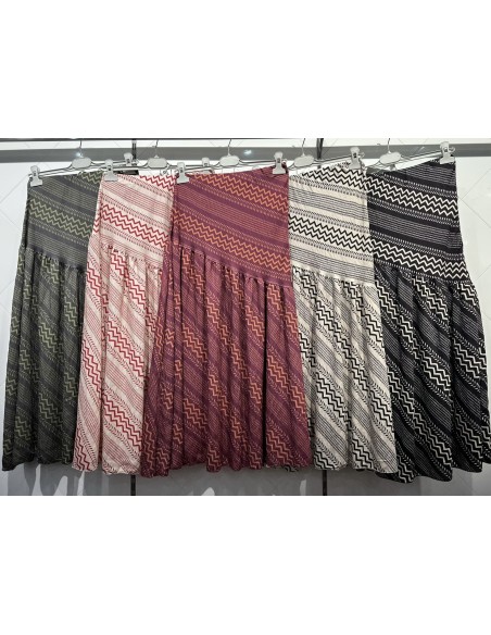 Falda larga zig zag diagonal con corte en cadera