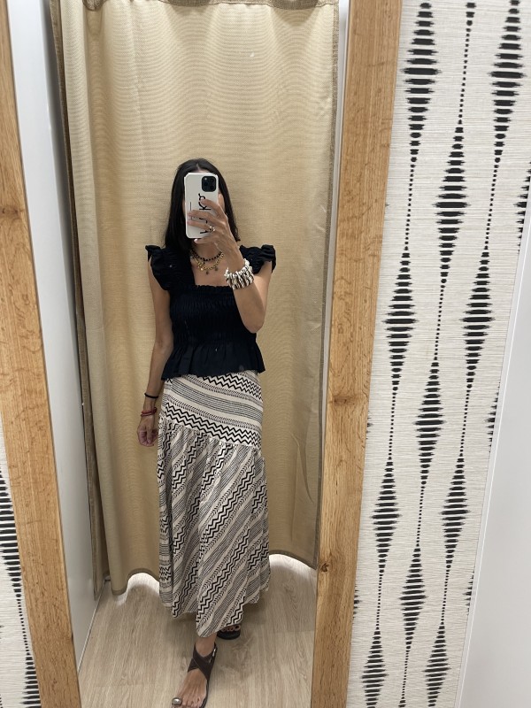 Falda larga zig zag diagonal con corte en cadera 2