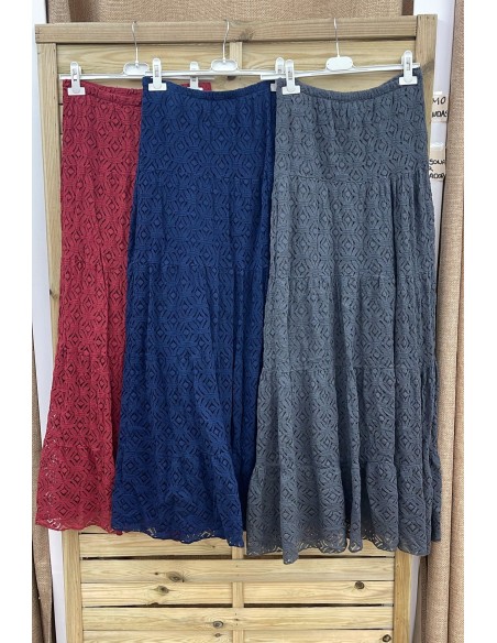 Falda larga de encaje