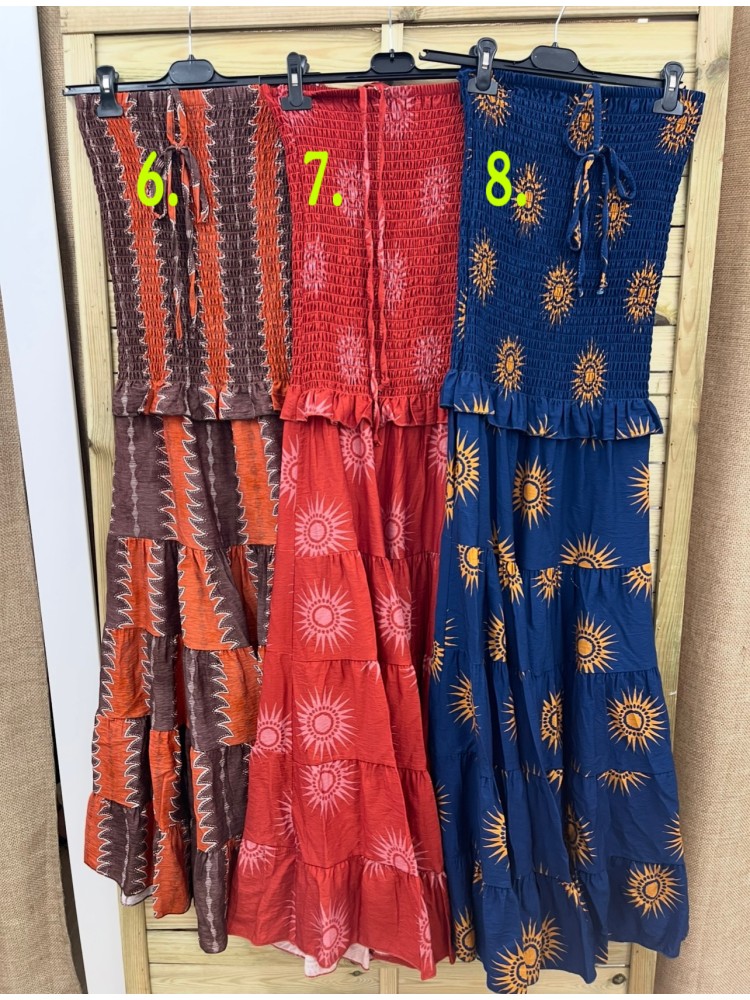 Vestido estampado cogido al cuello con cuerpo fruncido y mini volante