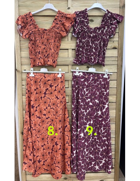 Conjunto estampado de top fruncido maxi sisa y falda midi