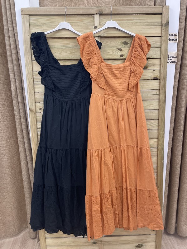 Vestido jaretas en pecho y brocado en sisa y bajo 2