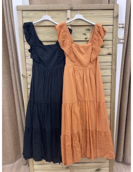 Vestido jaretas en pecho y brocado en sisa y bajo