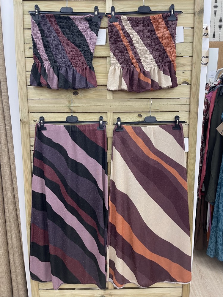 Falda midi rayas onduladas brillito