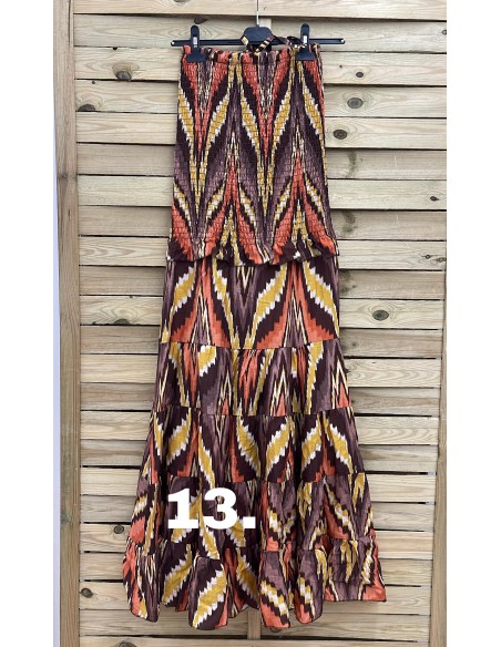 Vestido estampado cogido al cuello con cuerpo fruncido y mini volante