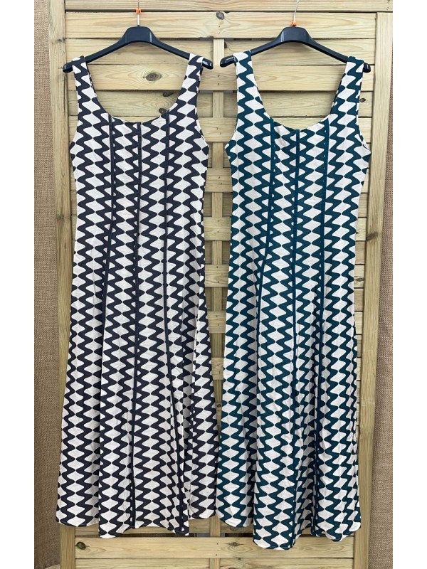 Vestido zig zag vertical con líneas lisas