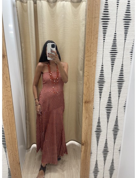 Vestido palabra de rayitas y doble corte con frunce trasero