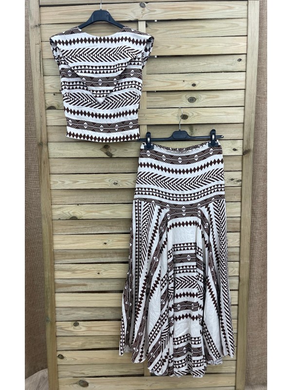 Conjunto étnico de top pico delantero y falda