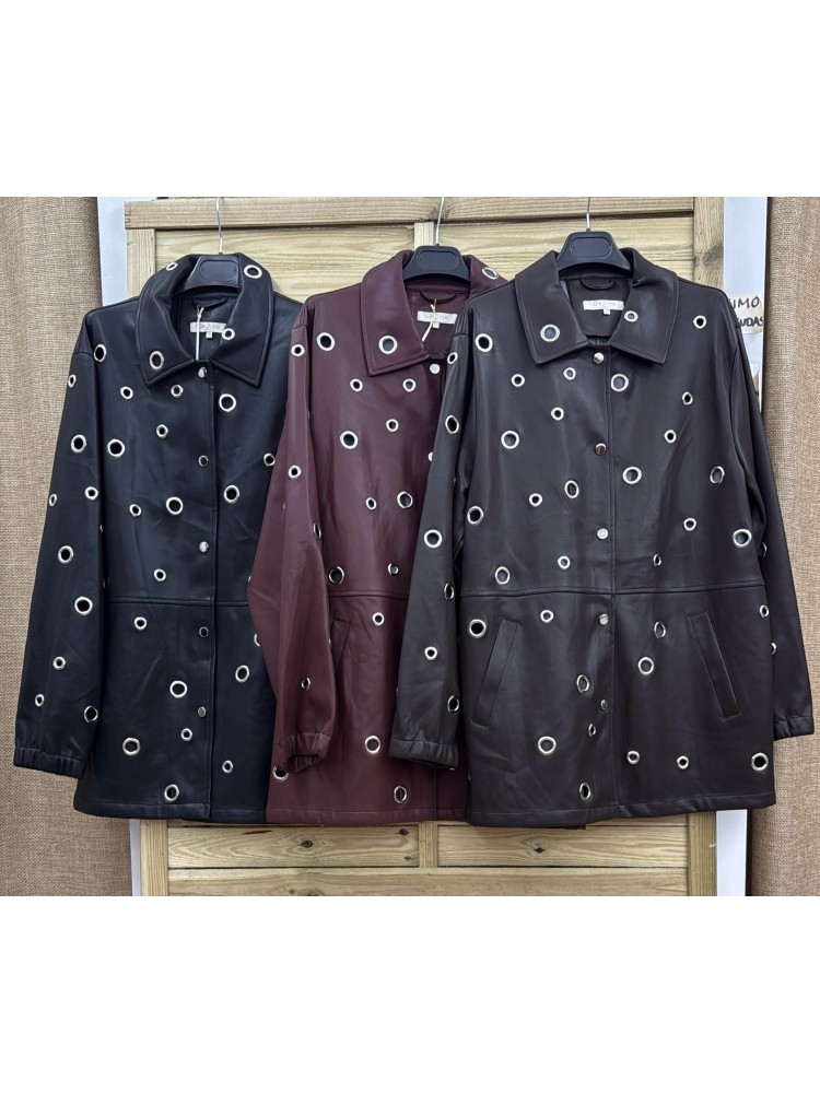 Chaqueta midi polipiel arandelas