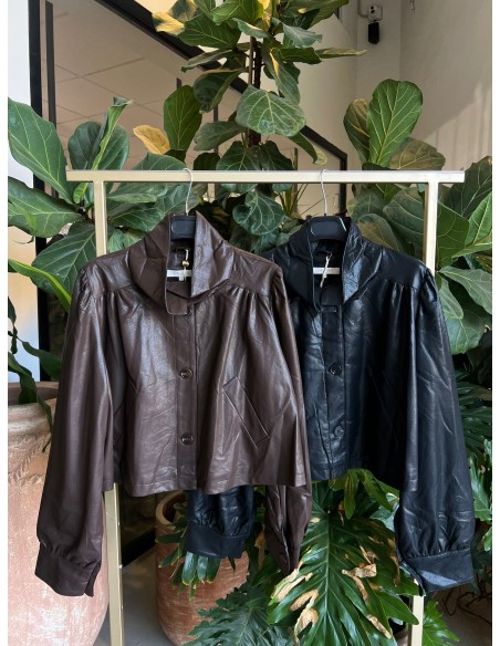 Chaqueta polipiel estilo vintage