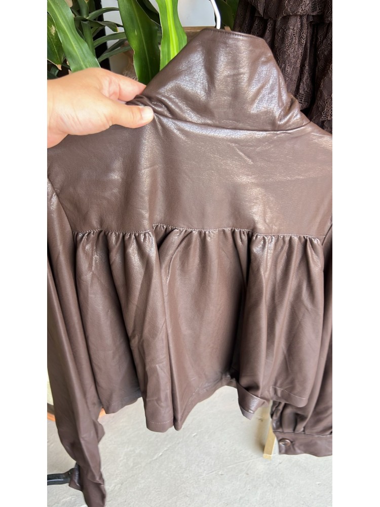 Chaqueta polipiel estilo vintage