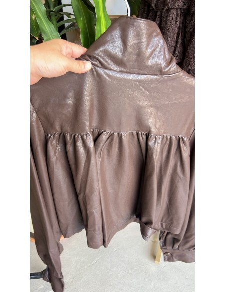 Chaqueta polipiel estilo vintage