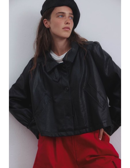 Chaqueta polipiel estilo vintage