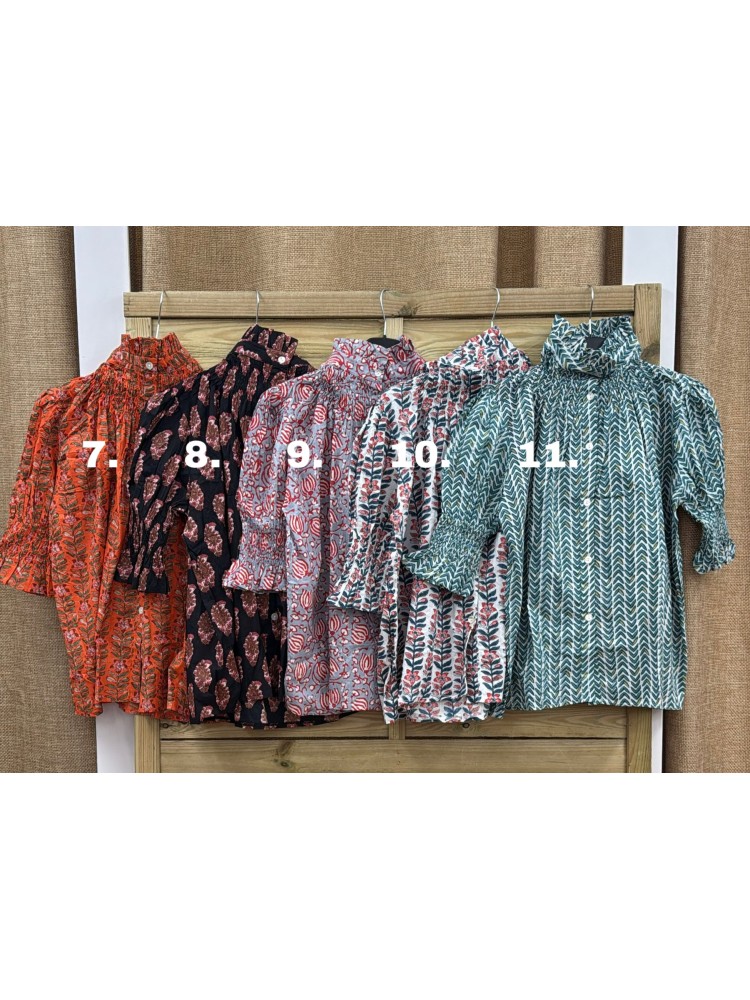 Camisa estampado indio con frunce en cuello y mangas