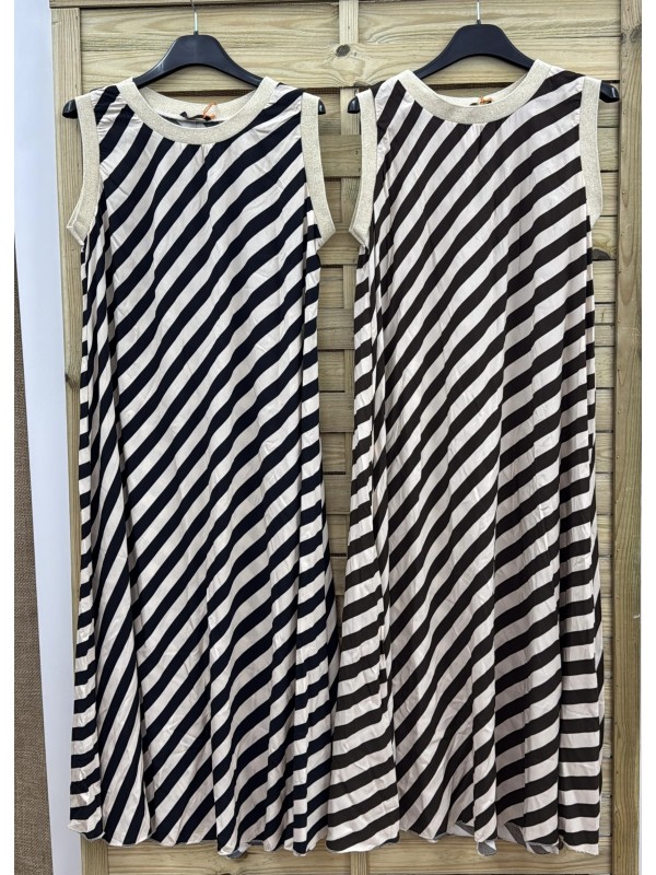 Vestido rayas diagonales con bordes de brillito