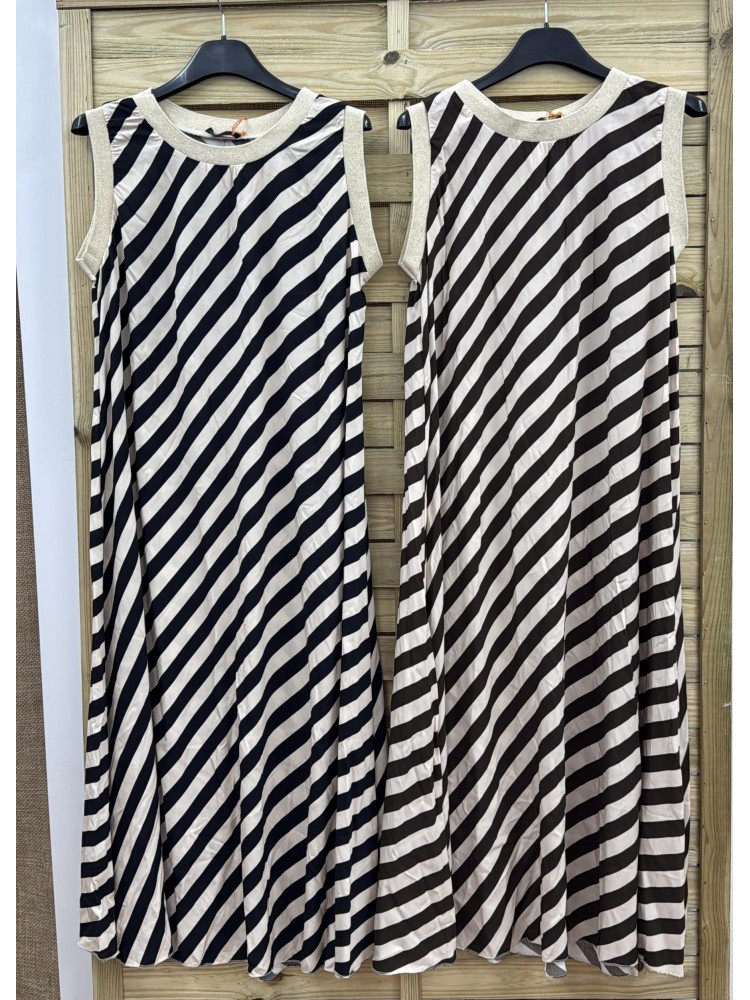 Vestido rayas diagonales con bordes de brillito