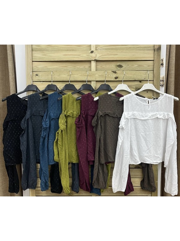 Camisa hilitos plata con hombros descubiertos y volantito horizontal