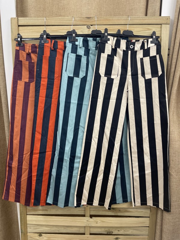 Pantalon raya media vertical con bolsillo