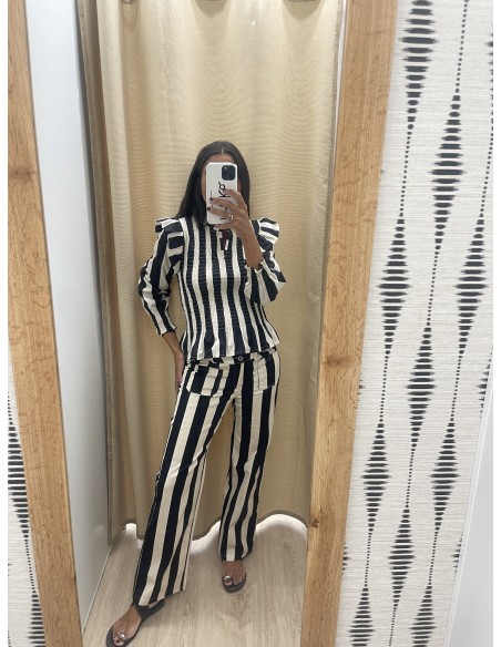 Camisa cuerpo fruncido raya media vertical