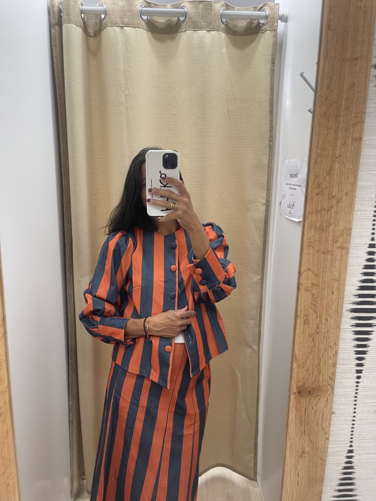 Chaqueta abotonada raya media vertical