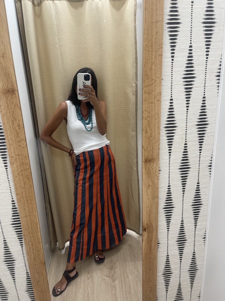 Falda evasé bicolor de raya media vertical