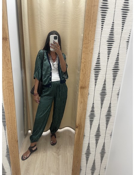 Pantalon bombacho de raya fina ondulada